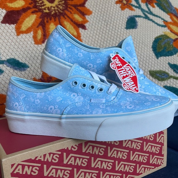 Vans Authentic Platform
(Tonal Floral)Omphldstrwt
VNOA3AV8707 WMNS sneakers - Picture 6 of 16